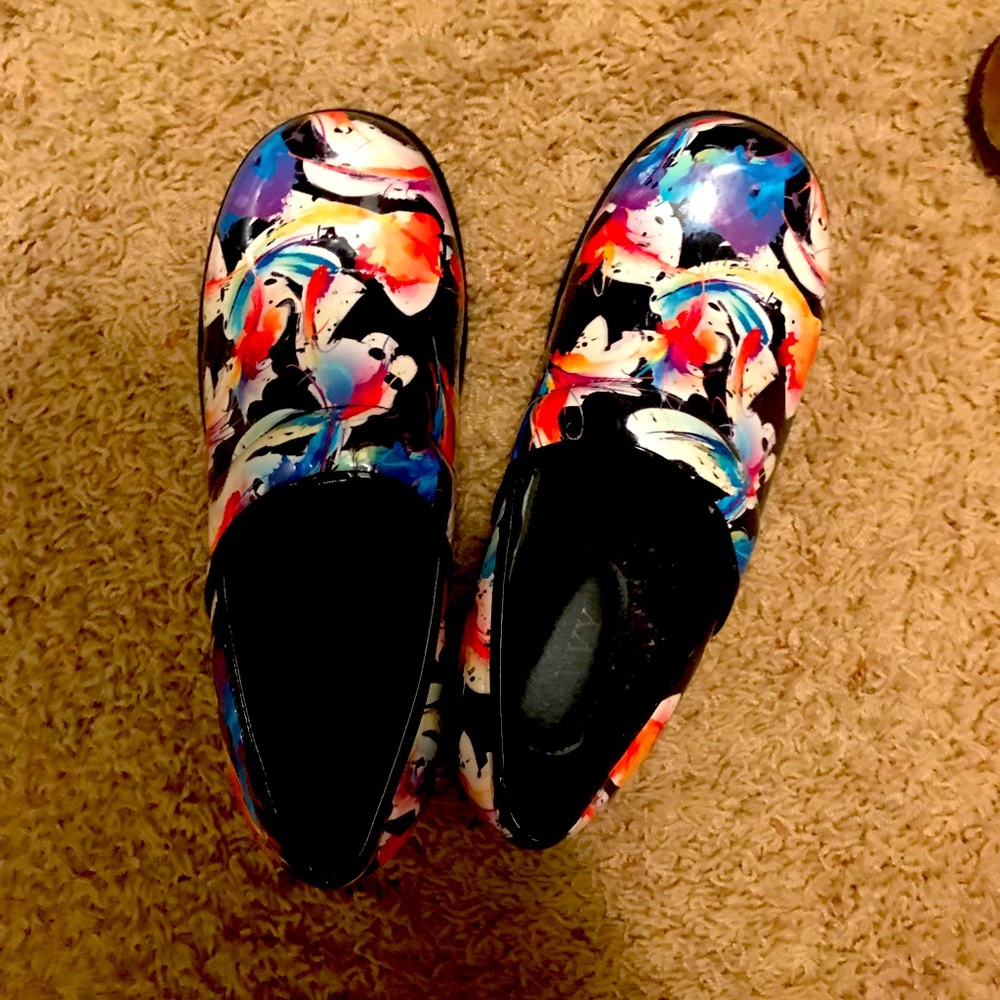 Savvy nursing clogs